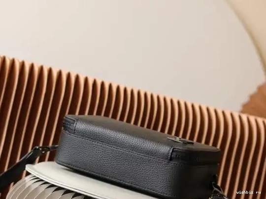 WIS Wearable VUITTON Wallet LOUIS Alpha 0425